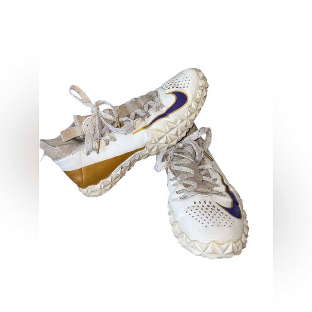 SOLD
NIKE ALPHA HUARACHE 6 ELT TF LAX LE SIZE 9 White, gold & purple shoes - Picture 8 of 15